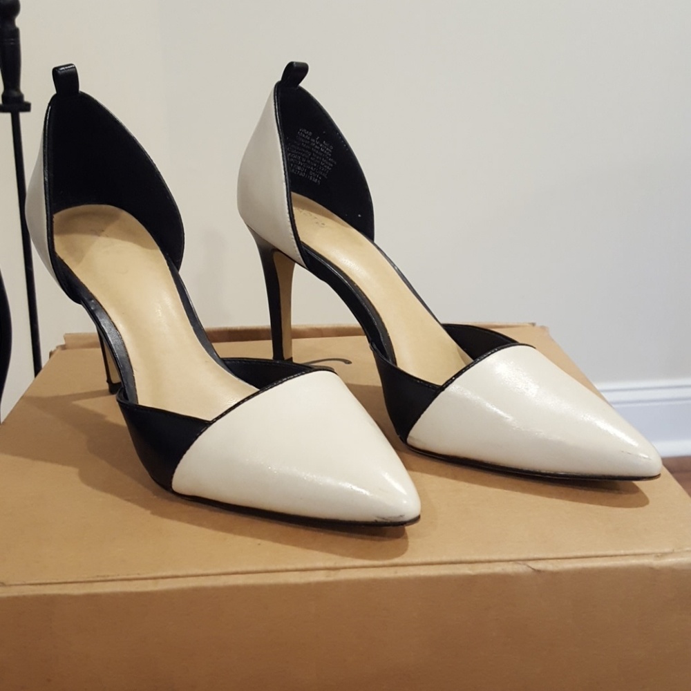 Apt 9 Black & Tan-White Heels